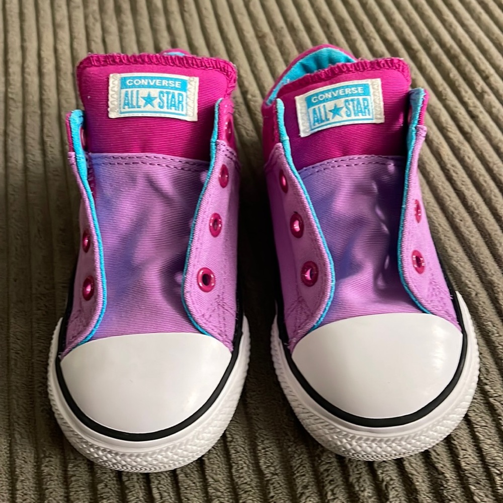 Converse size 8 missing laces perfect condition